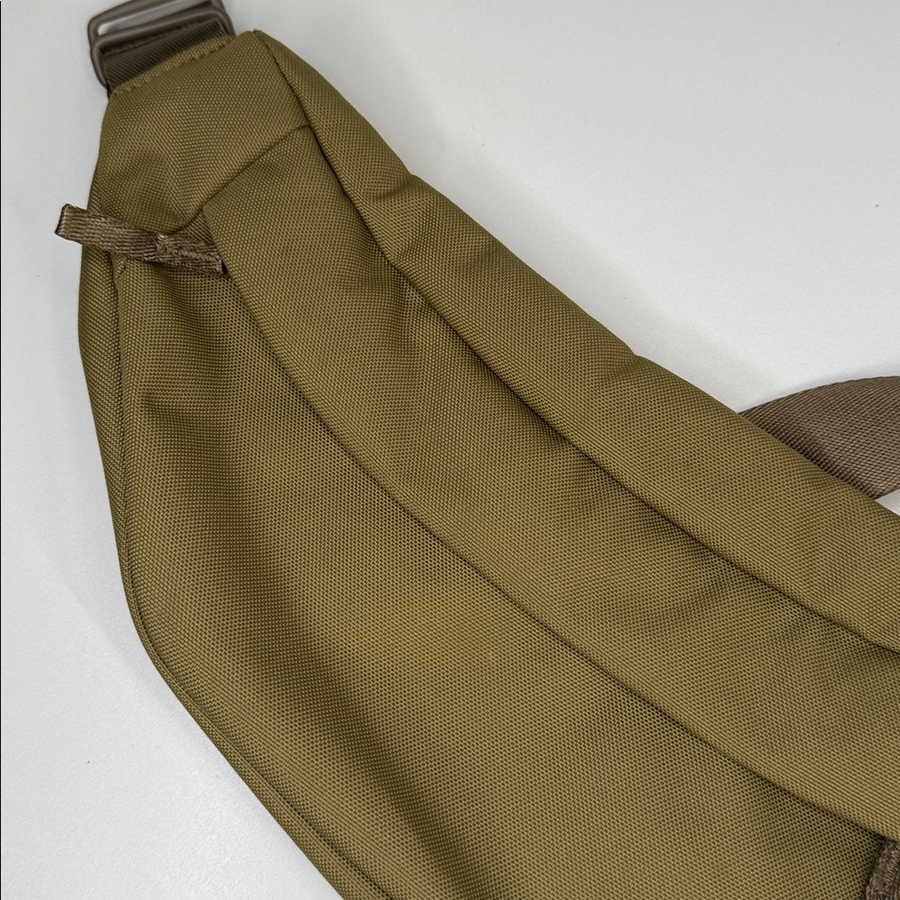 Everlane the renew transit fanny pack green NWOT - Picture 5 of 8